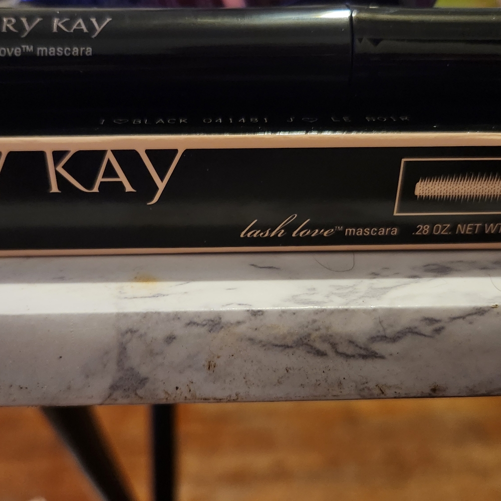 Mary Kay Lash Love Mascara - I ♥ Black